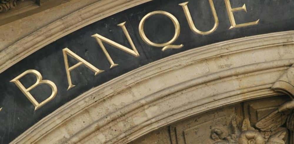 Comprendre l’analyse financière d’une banque : les indicateurs clés à surveiller